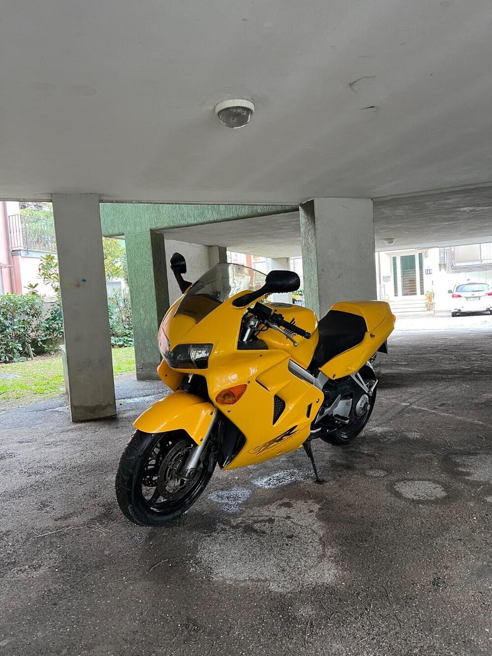 Honda VFR 800 (11)