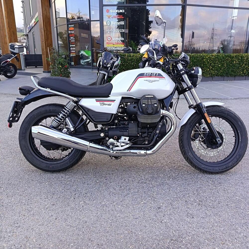 Moto Guzzi V7 Special (2025 - 26) (2)