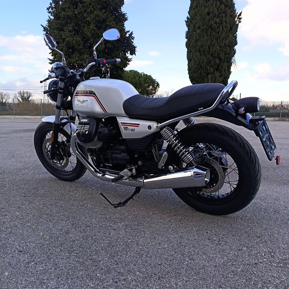 Moto Guzzi V7 Special (2025 - 26) (7)