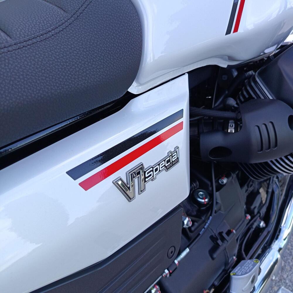 Moto Guzzi V7 Special (2025 - 26) (9)