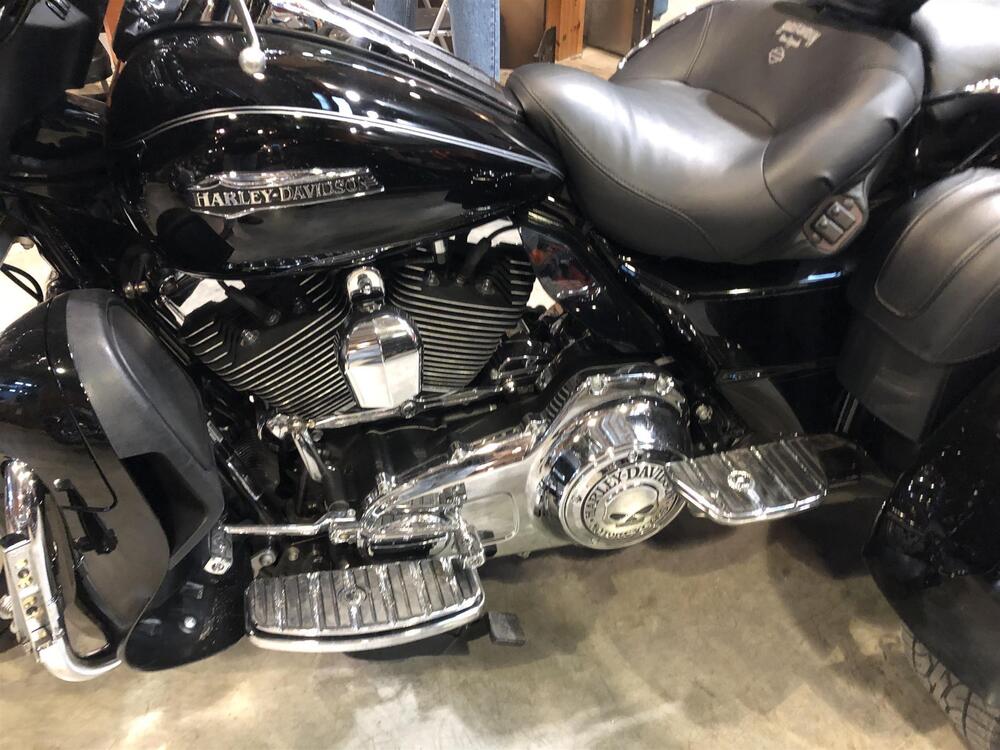 Harley-Davidson 107 Tri Glide Ultra (2016) - FLHTCUTG (6)
