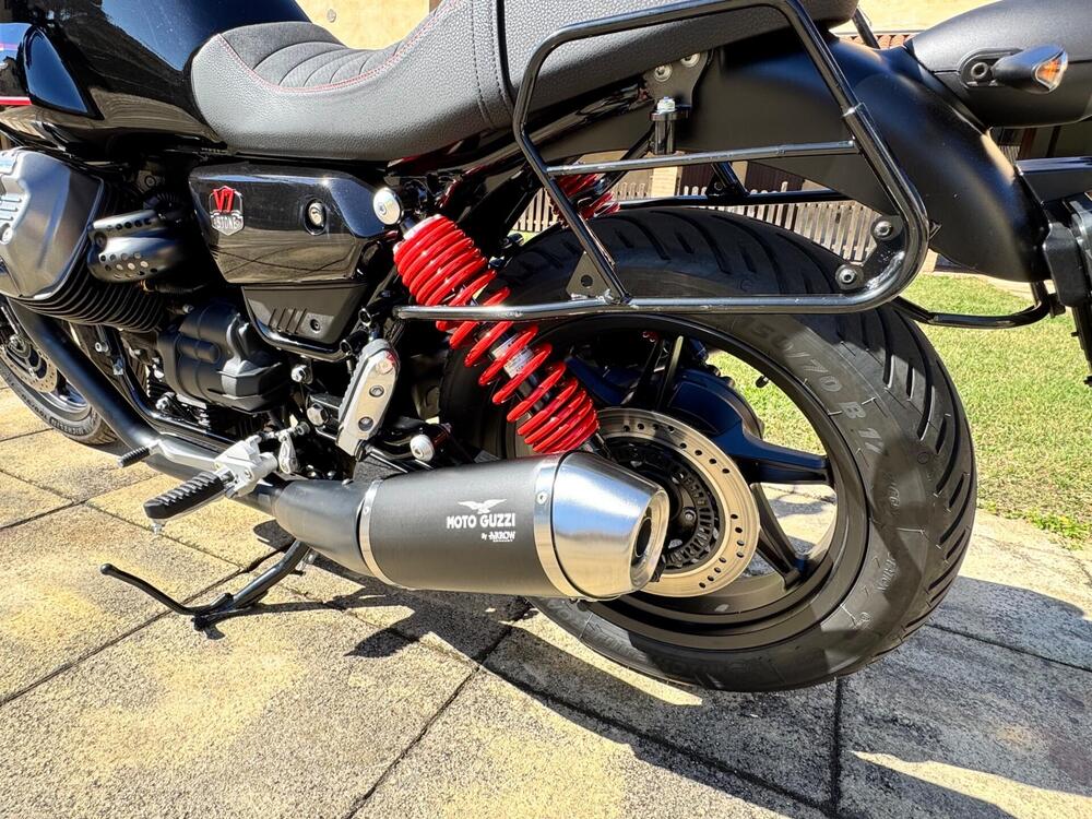 Moto Guzzi V7 Stone Special Edition (2022 - 25) (13)