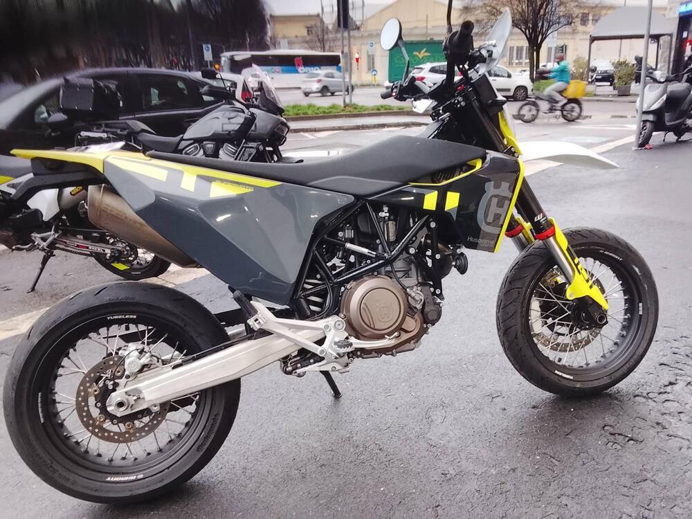 Husqvarna 701 Supermoto (2023 - 25) (2)