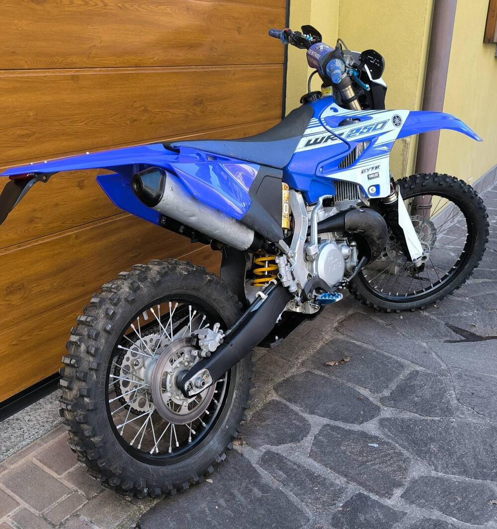 Yamaha YZ 250 (2017) (3)