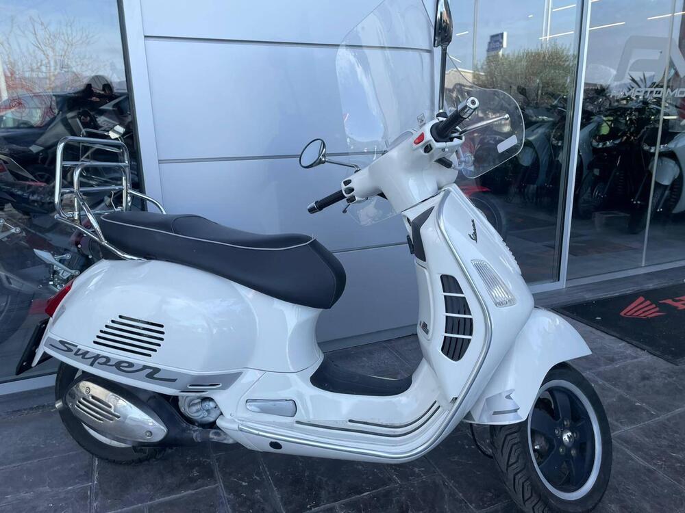 Vespa GTS 300 (2010 - 14) (2)