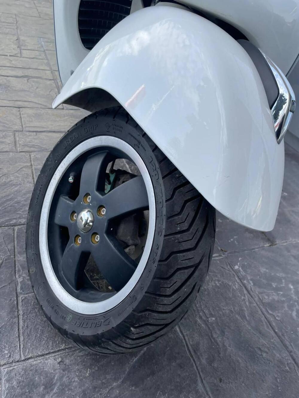 Vespa GTS 300 (2010 - 14) (4)