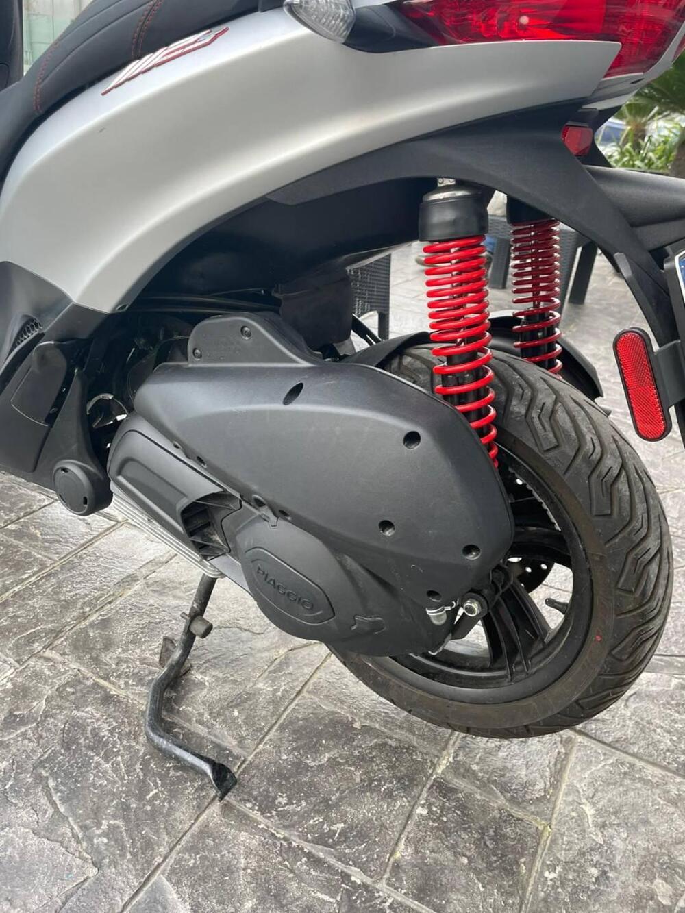 Piaggio MP3 300 ABS Hpe (2021 - 24) (3)