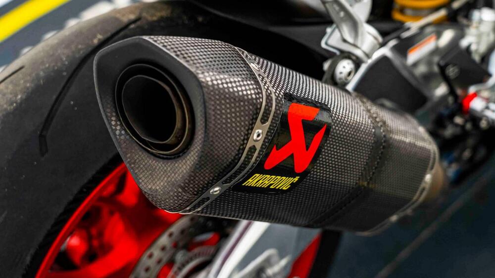 Aprilia RSV4 RF (2017 - 19) (12)