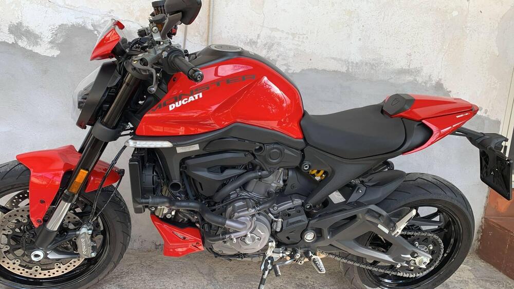 Ducati Monster 937 + (2021 - 25) (2)