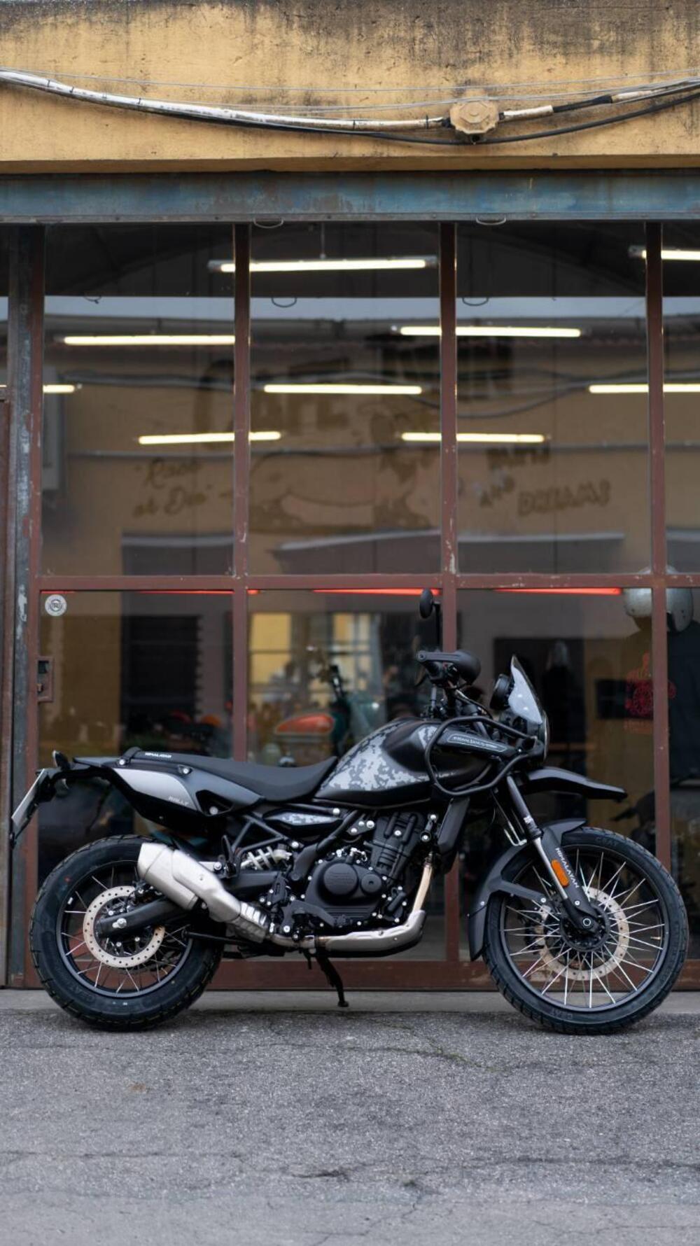 Royal Enfield Himalayan 450 Mana Black (2026) (2)