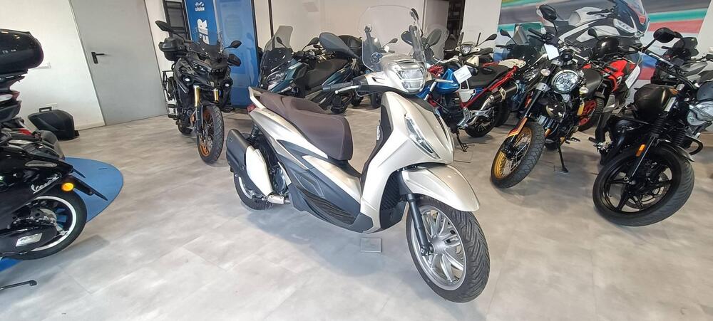 Piaggio Beverly 400 ABS-ASR (2021 - 24) (2)