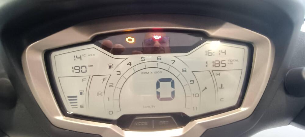 Piaggio Beverly 400 ABS-ASR (2021 - 24) (5)