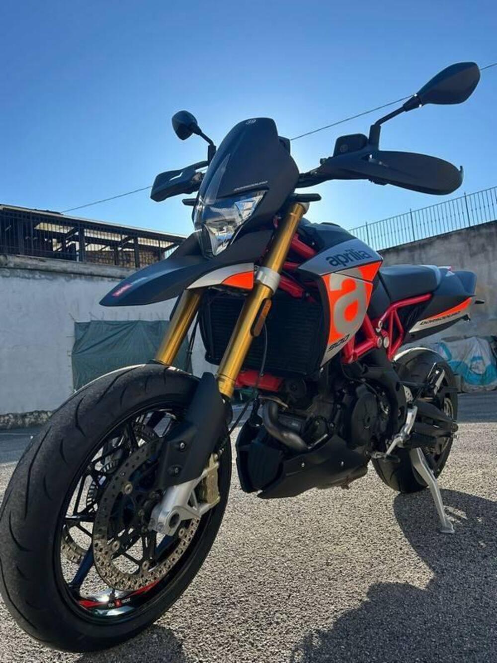 Aprilia Dorsoduro 900 (2017 - 20) (6)