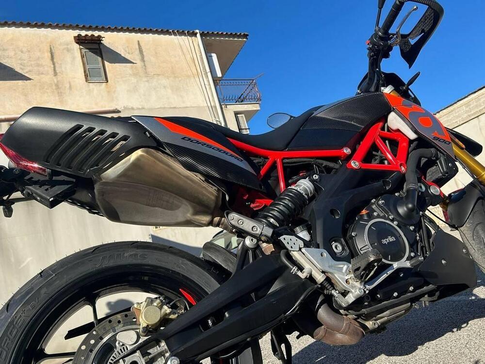 Aprilia Dorsoduro 900 (2017 - 20) (7)