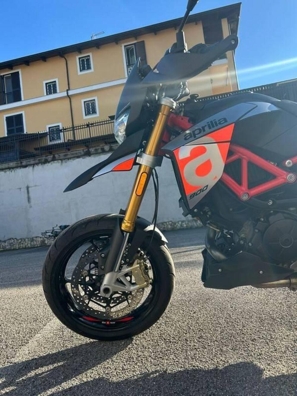 Aprilia Dorsoduro 900 (2017 - 20) (8)