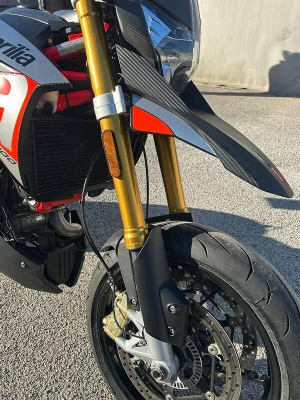 Aprilia Dorsoduro 900 (2017 - 20) (9)