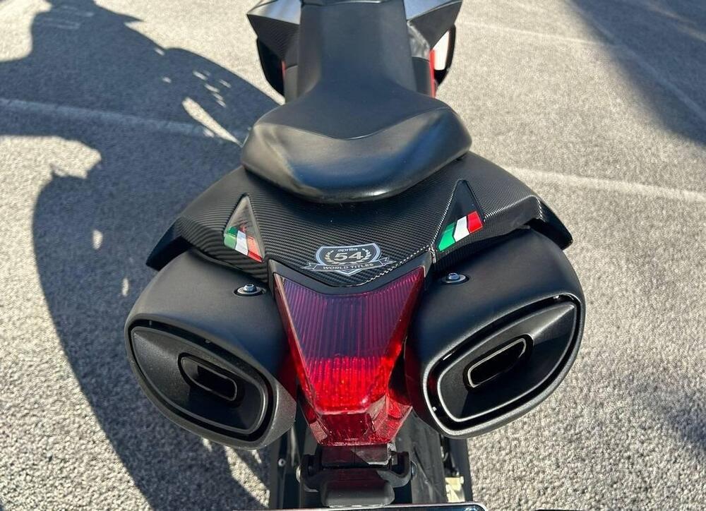 Aprilia Dorsoduro 900 (2017 - 20) (11)