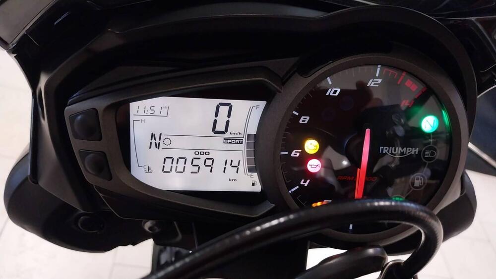 Triumph Street Triple R (2020 - 22) (7)