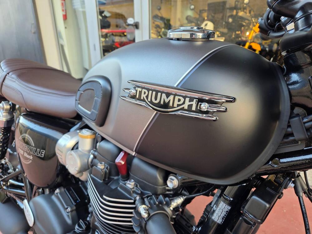 Triumph Bonneville T120 Black (2026) (5)