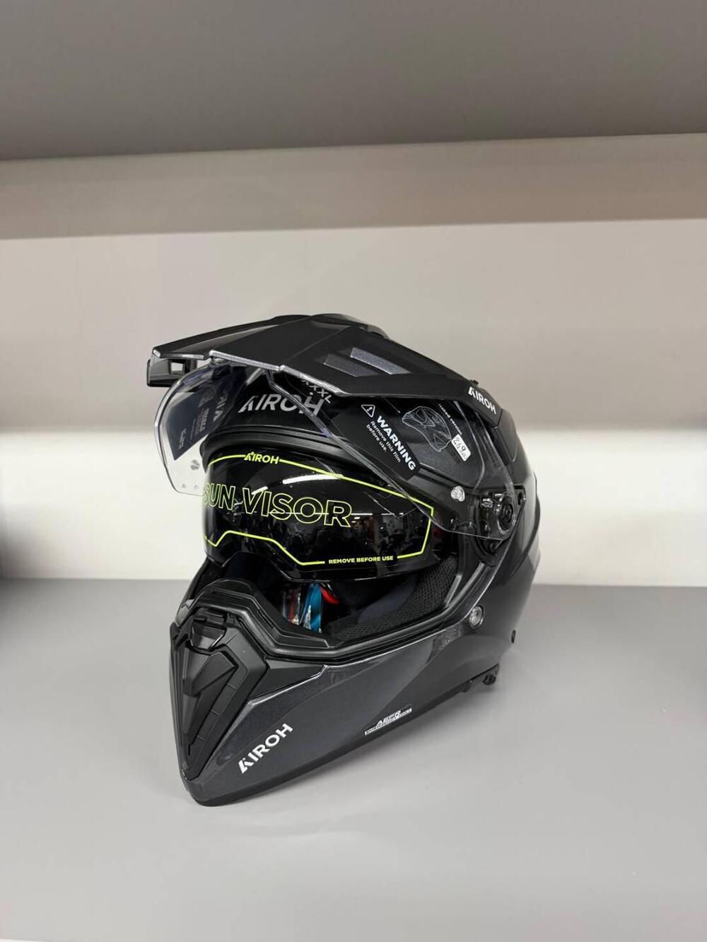 AIROH BANDIT COLOR DARK GREY GLOSS (2)