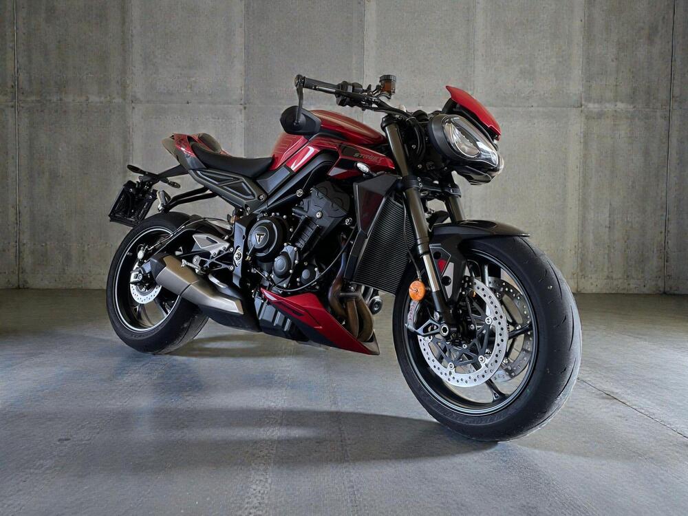 Triumph Street Triple 765 RS (2023 - 26) (2)