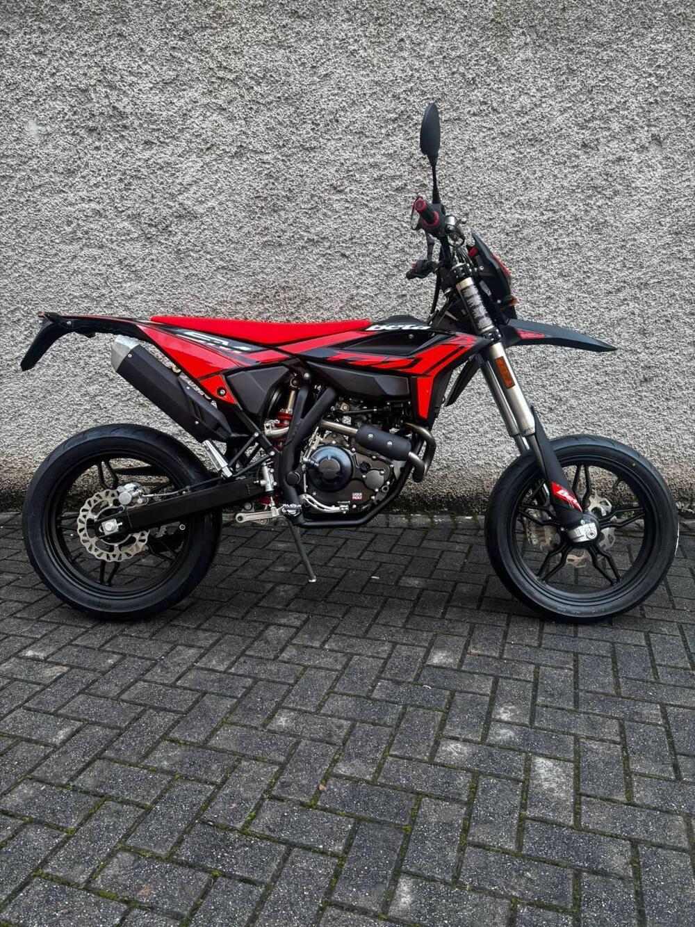 Betamotor RR 125 4T Motard T (2025 - 26) (2)