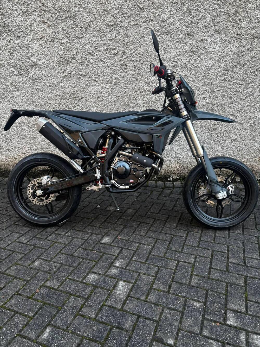 Betamotor RR 125 4T Motard T (2025 - 26) (2)