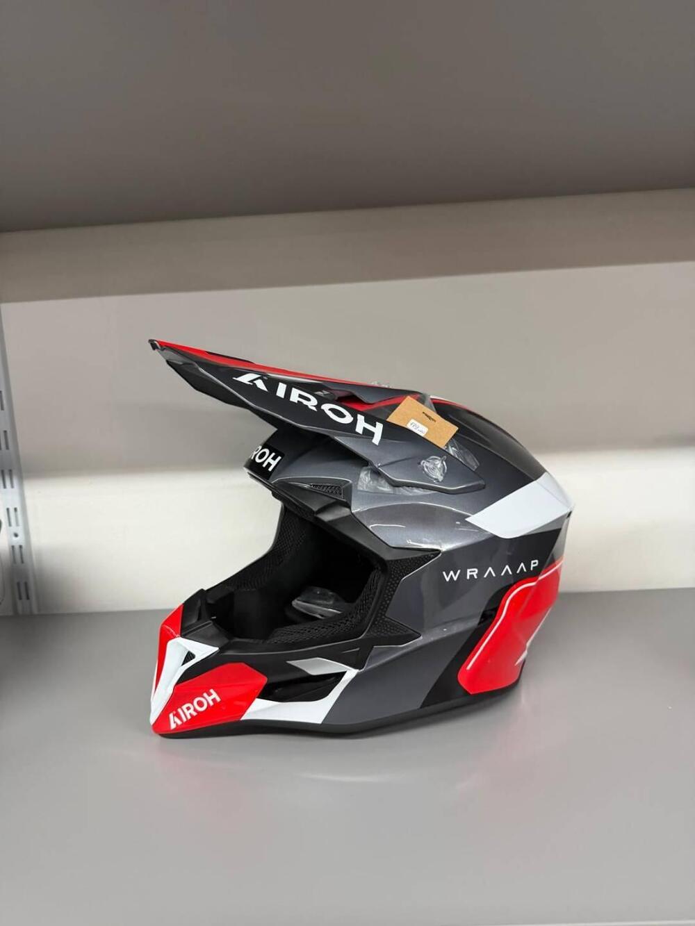 AIROH WRAAAP CONQUER RED GLOSS (2)