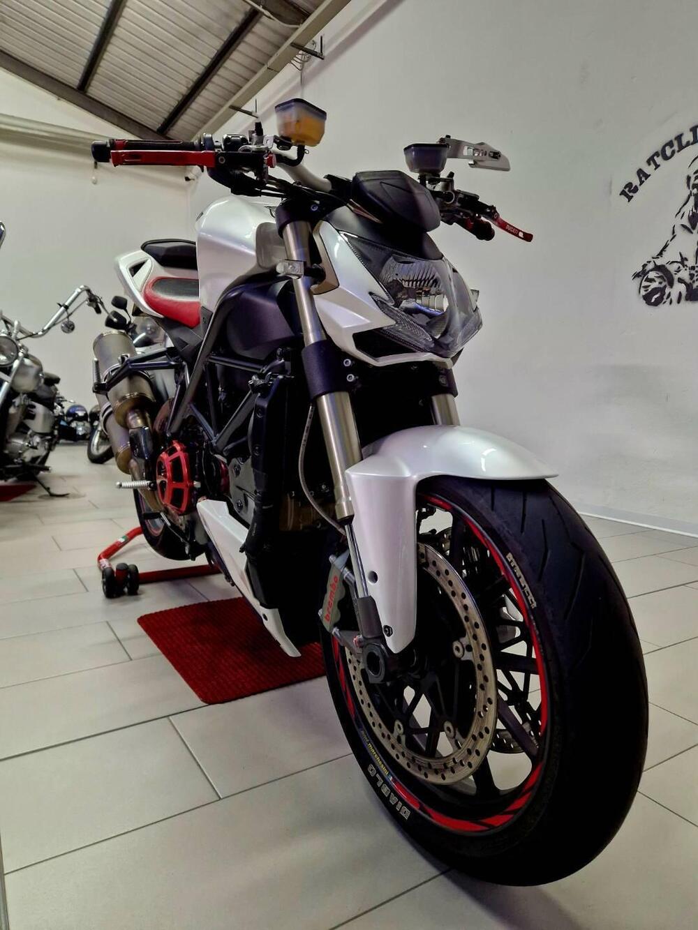Ducati Streetfighter (2009 - 12) (4)