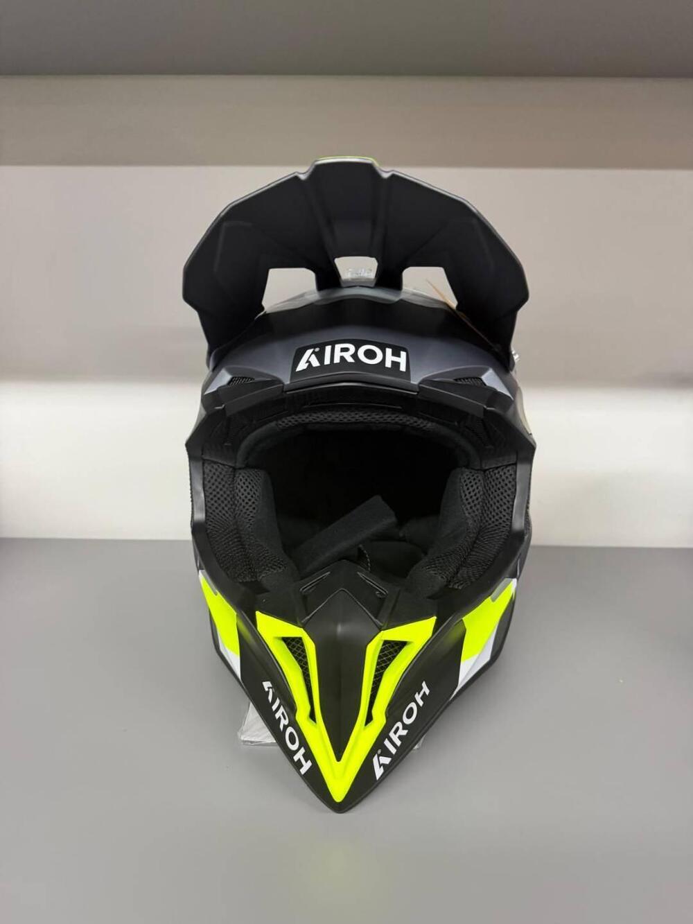 AIROH WRAAAP CONQUER YELLOW MAT