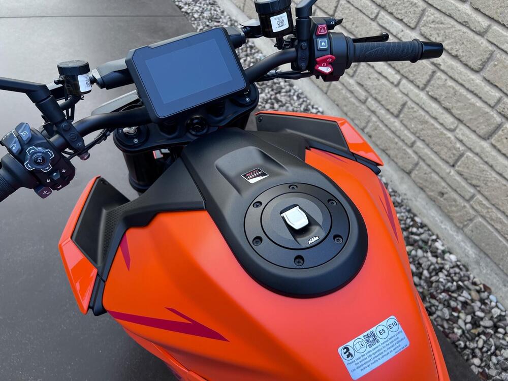 KTM 1390 Super Duke R (2024 - 26) (10)
