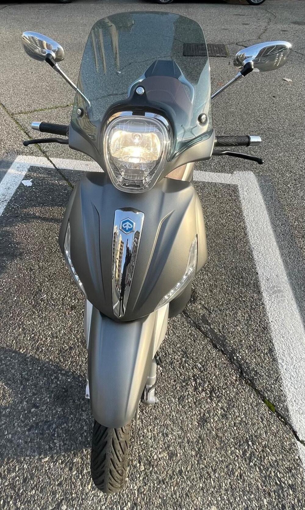 Piaggio Beverly 350 ABS (2016 - 20) (2)