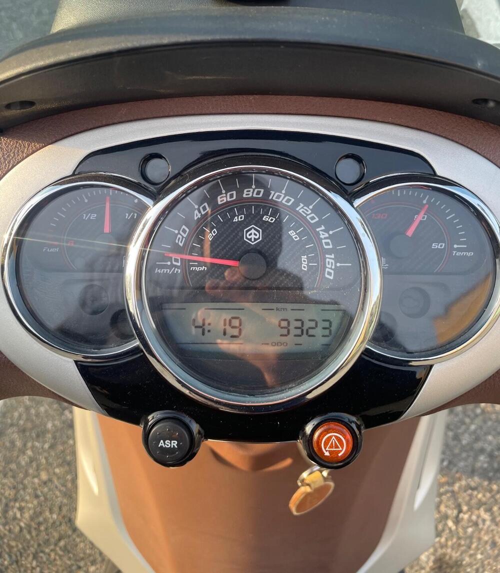 Piaggio Beverly 350 ABS (2016 - 20) (3)