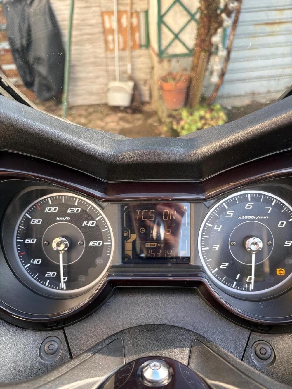 Yamaha X-Max 300 (2021 - 24) (4)