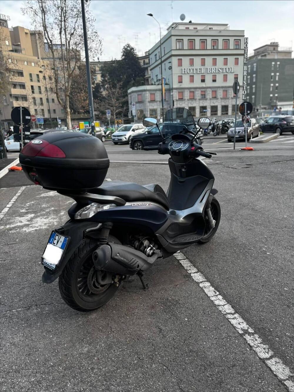 Piaggio Beverly 300 i.e. ABS-ASR (2016 - 20) (3)