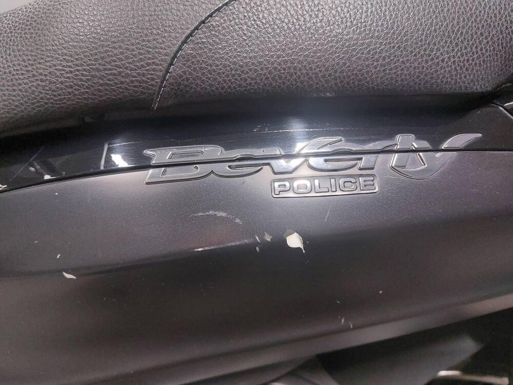 Piaggio Beverly 300 i.e. Police ABS-ASR (2017 - 20) (6)