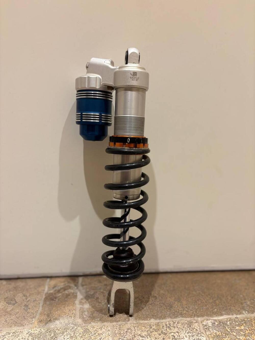 Mono ammortizzatore WP con bladder kit della Bud r Wp Suspension (2)