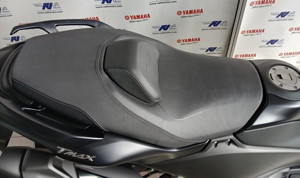 Yamaha T-Max 560 (2022 - 24) (3)