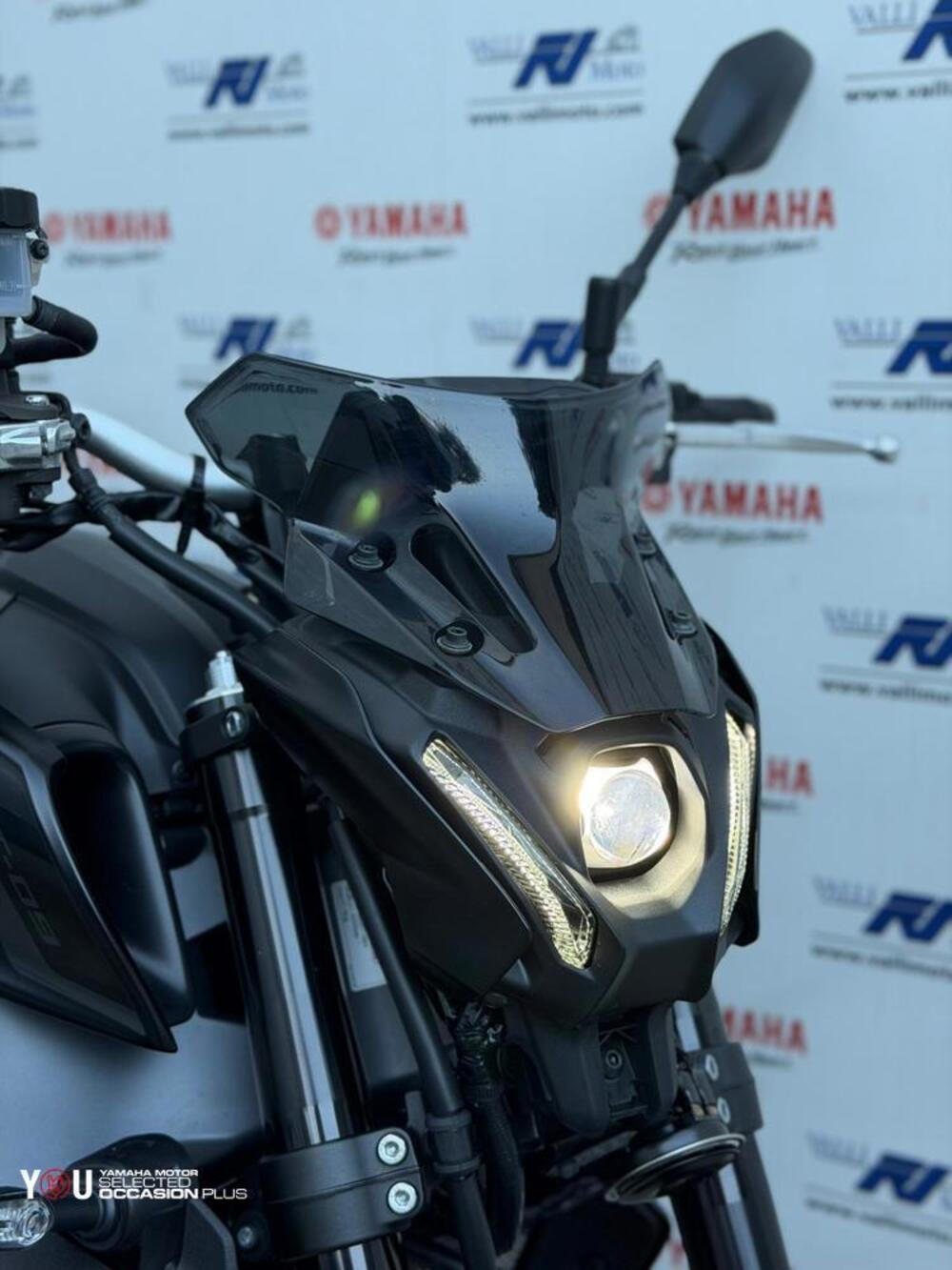 Yamaha MT-09 (2021 - 23) (2)