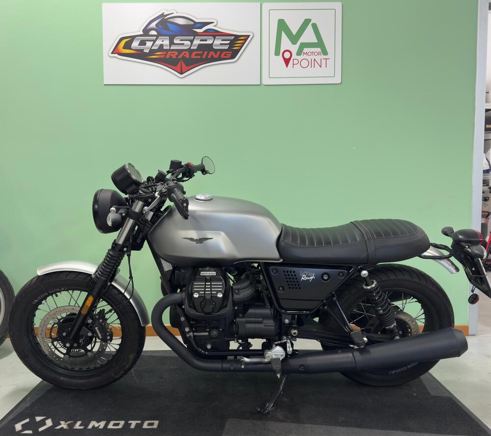 Moto Guzzi V7 III Rough (2018 - 20) (2)