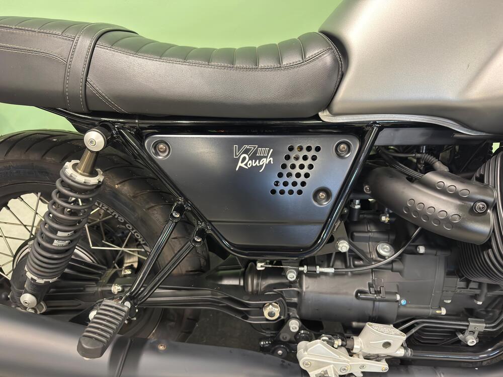 Moto Guzzi V7 III Rough (2018 - 20) (8)