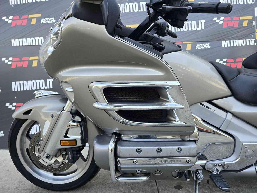 Honda GL 1800 Gold Wing (2000 - 05) (3)