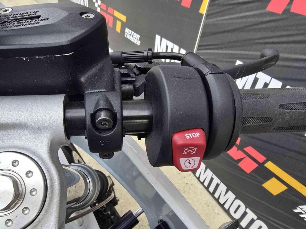 Bmw R nineT 1200 Racer (2017 - 20) (13)