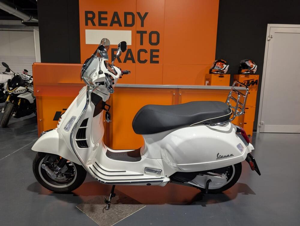 Vespa GTS 300 Super (2023 - 24) (2)
