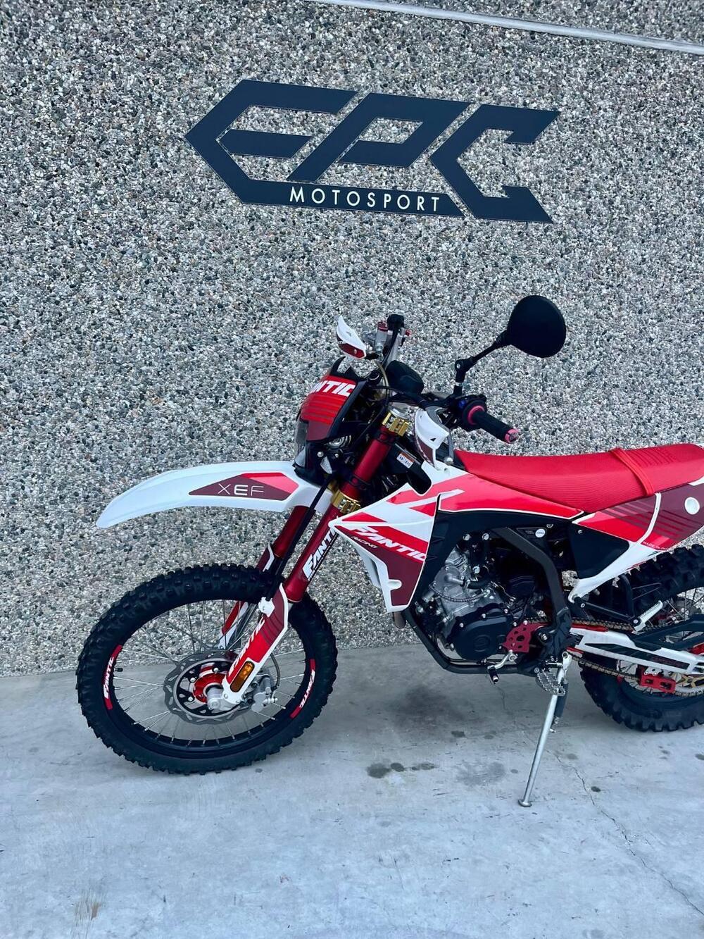 Fantic Motor XMF 125 Motard Competition 4T (2023 - 24) (3)