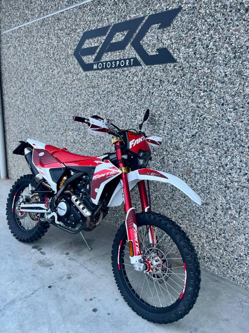 Fantic Motor XMF 125 Motard Competition 4T (2023 - 24) (12)