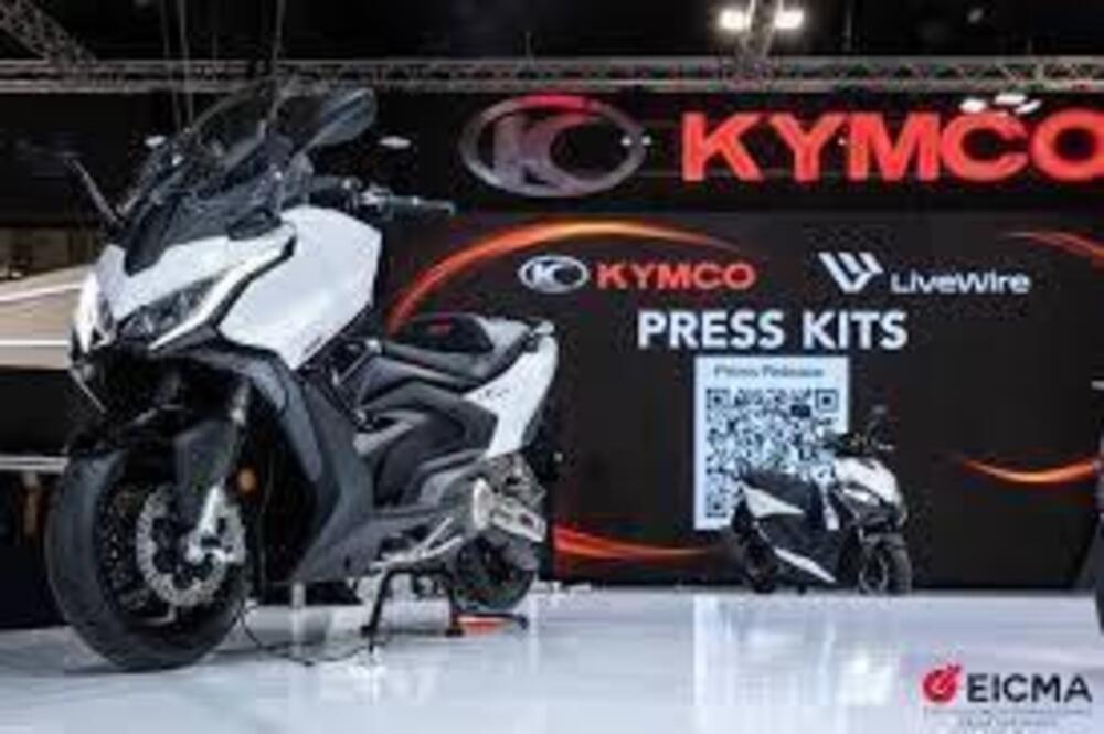 Kymco AK 575 Premium (2025 - 26) (2)