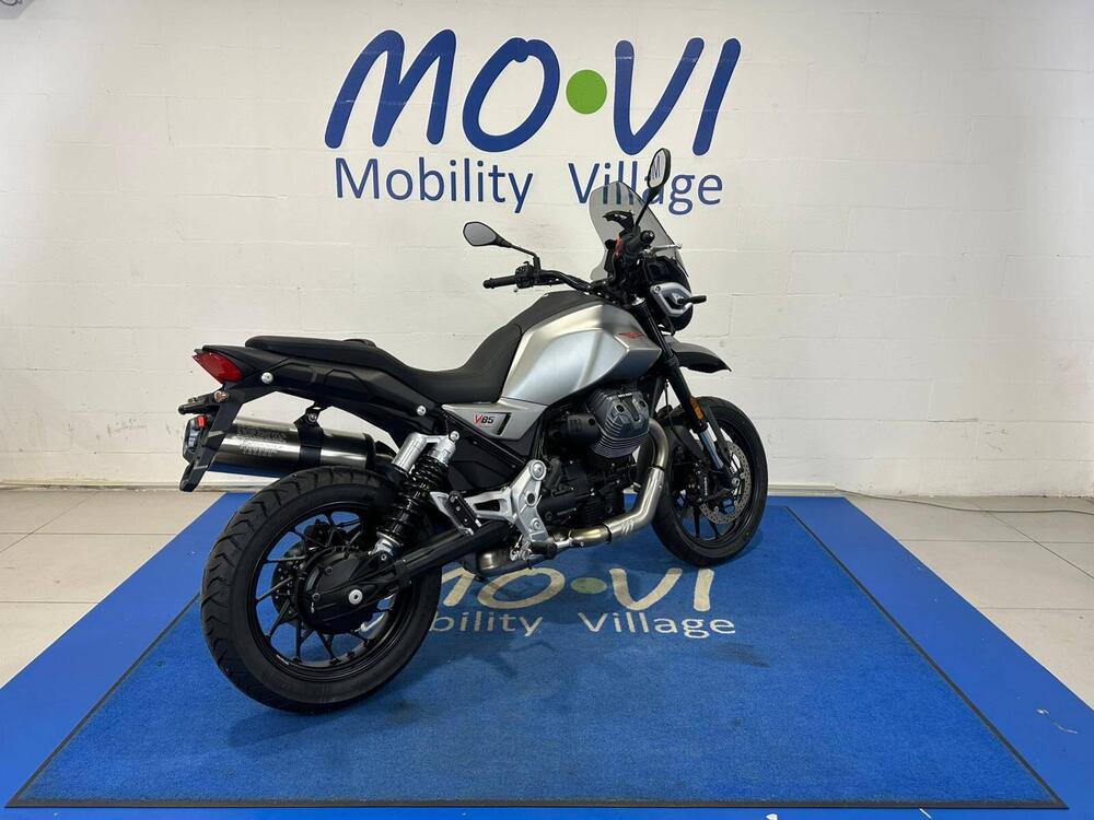 Moto Guzzi V85 Strada (2024 - 26) (11)