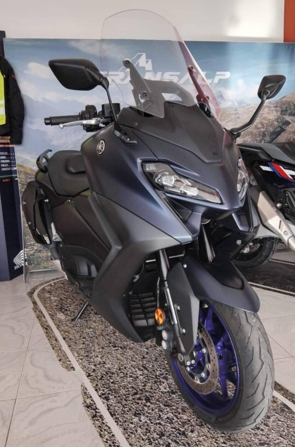 Yamaha T-Max 560 (2022 - 24) (2)