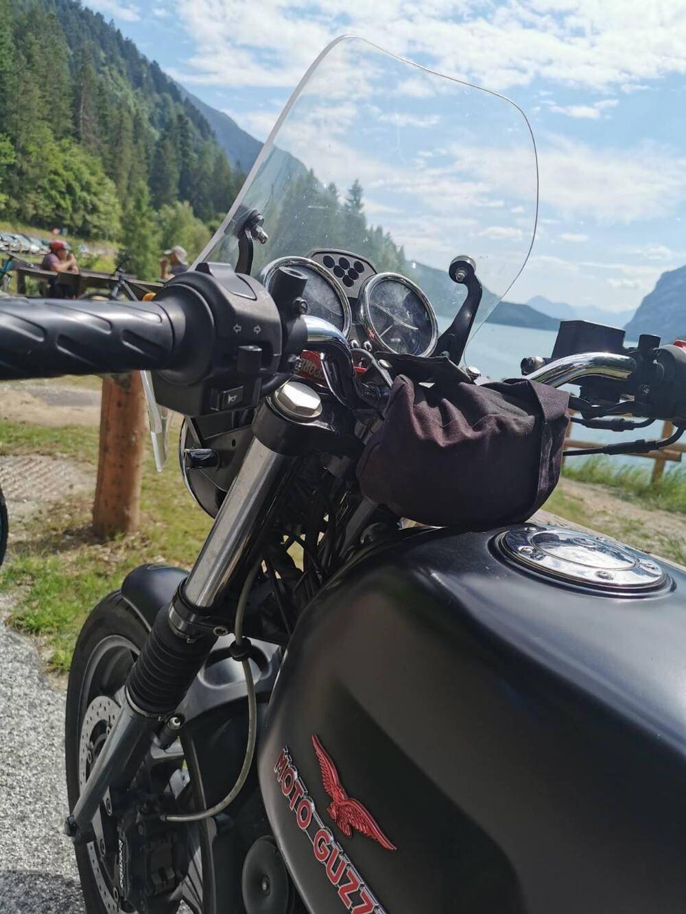 Moto Guzzi V7 Stone (2012 - 15) (4)